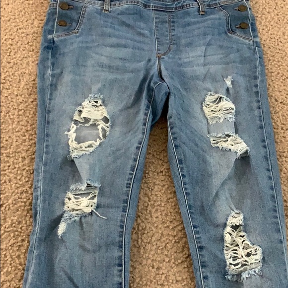 Distressed overalls - Picture 2 of 4